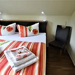 Apartamento Neubrandenburg-wasser,natur,zentrum,ladestation Fuer E-autos *