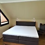 Apartamento Neubrandenburg-wasser,natur,zentrum,ladestation Fuer E-autos
