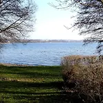 Apartamento Neubrandenburg-wasser,natur,zentrum,ladestation Fuer E-autos