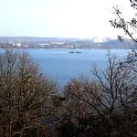 Neubrandenburg-wasser,natur,zentrum,ladestation Fuer E-autos Apartamento *