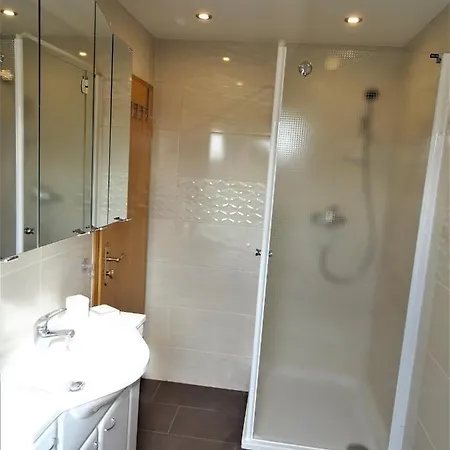 Neubrandenburg-wasser,natur,zentrum,ladestation Fuer E-autos アパート *