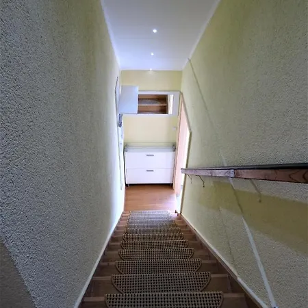 Neubrandenburg-wasser,natur,zentrum,ladestation Fuer E-autos アパート