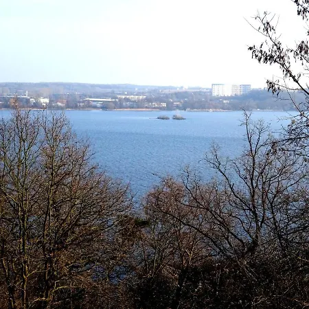 Neubrandenburg-wasser,natur,zentrum,ladestation Fuer E-autos アパート *
